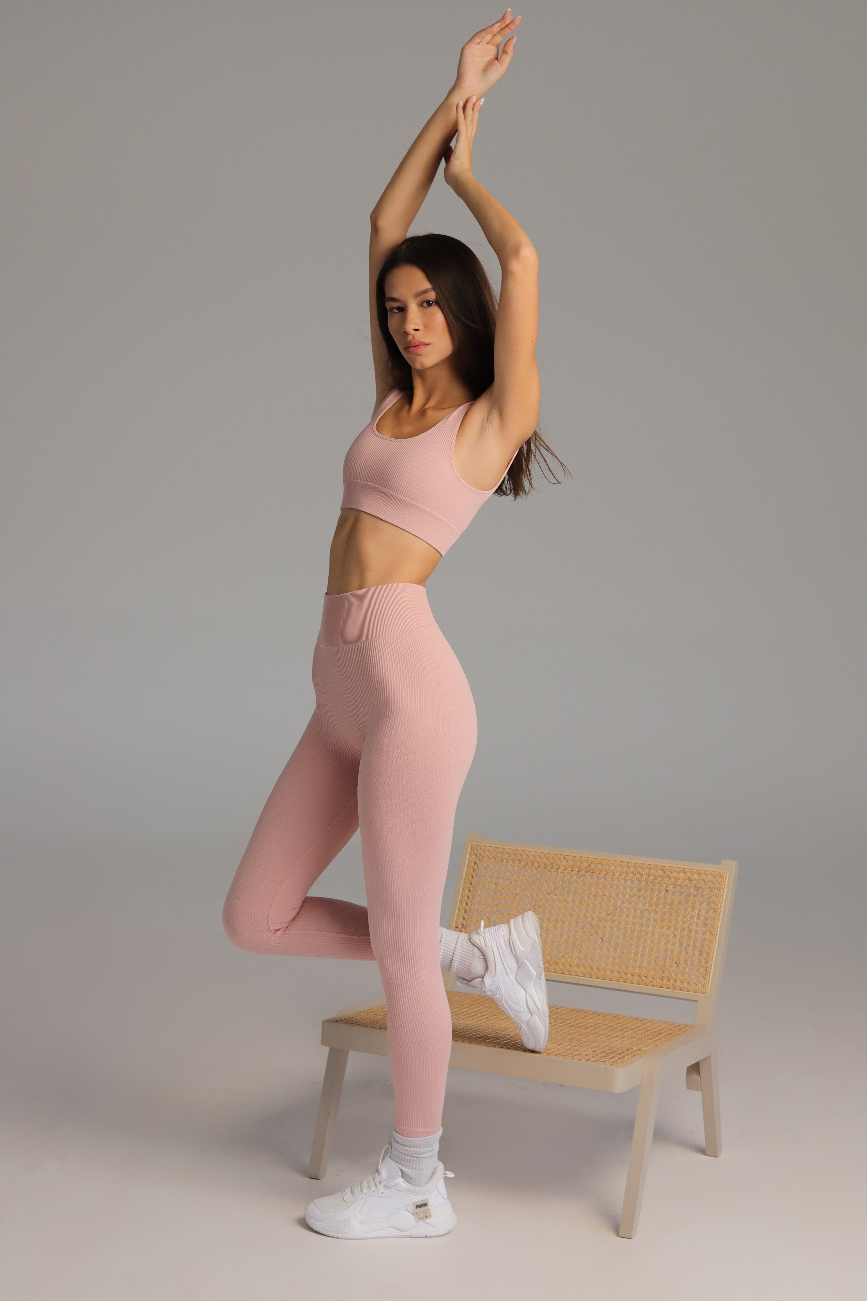 High-rise pink rib leggings knit in seamless technique